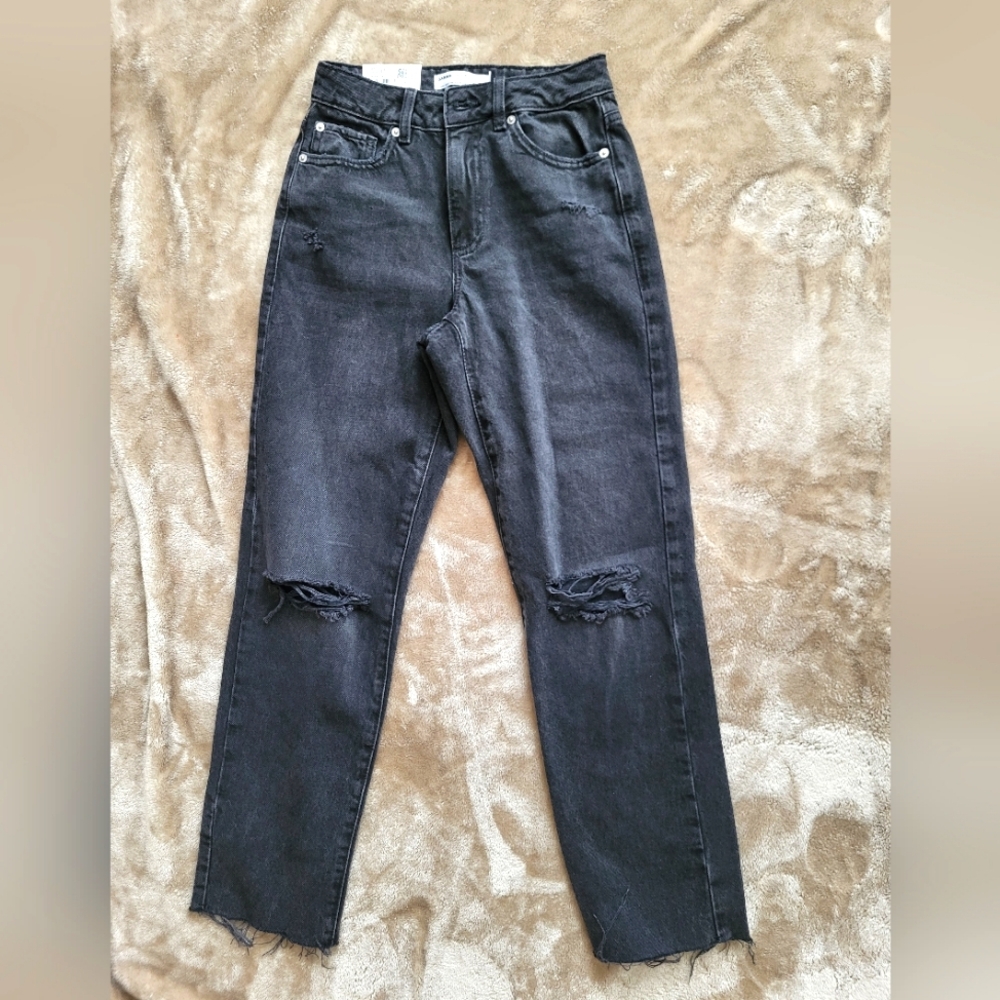 ^. NWT Garage Women's Black Distressed‎ Jeans